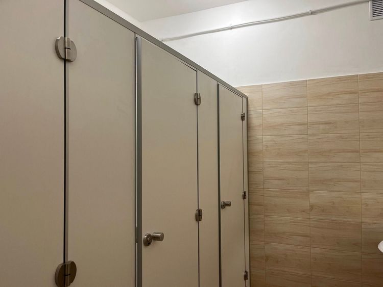 Felújított mosdók