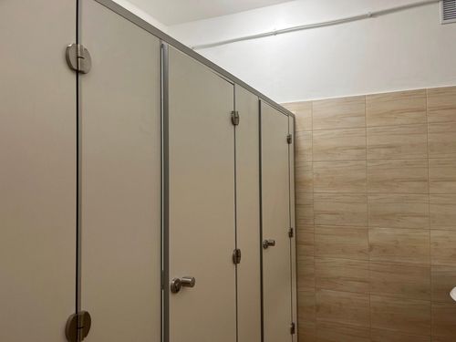 Felújított mosdók